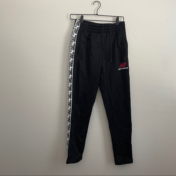 New Balance Sweatpants Joggers Size XS - Picture 1 of 8